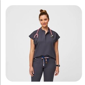 Figs Rafaela Charcoal Women’s Scrub Top XS